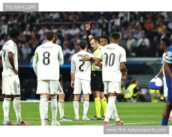 马赛防守隐患：单场两红牌暴露阵容波动